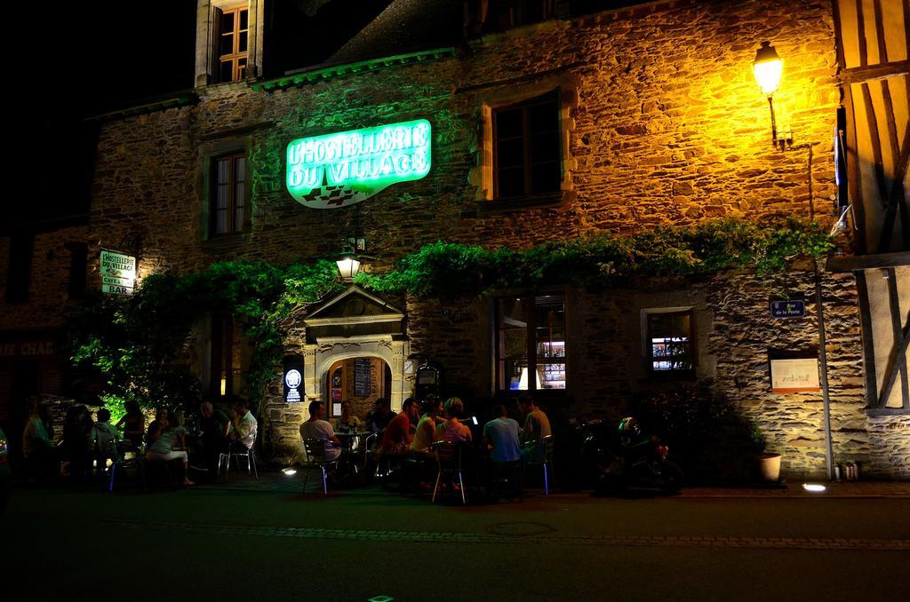 Le Cafe Du Village - Bar A Cocktails & A Ambiance Лоэак Экстерьер фото